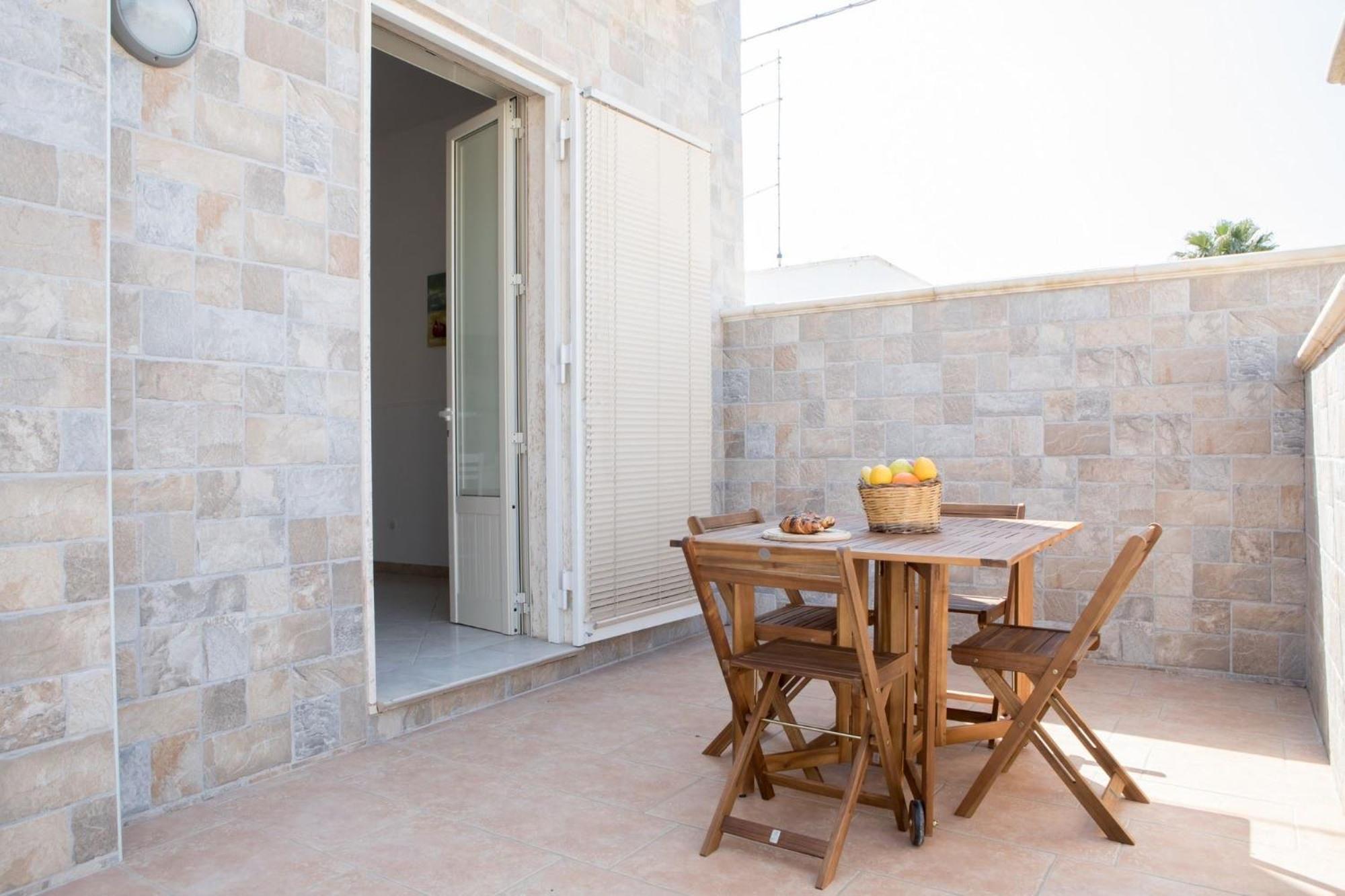 Elisena Apartment Torre Lapillo Exterior photo